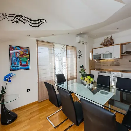 شقة Selak سبليت