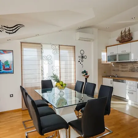 Selak Apartment *