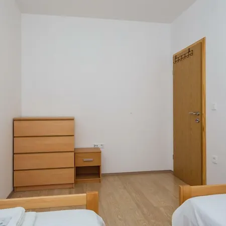 Selak Apartment *