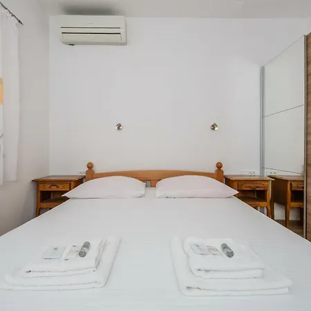 Selak Apartment *