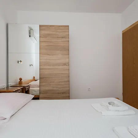 Selak Apartment Split
